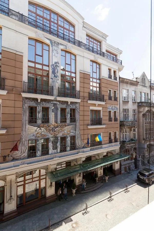 Modern Art-Deco Apartment Lviv Ukraine