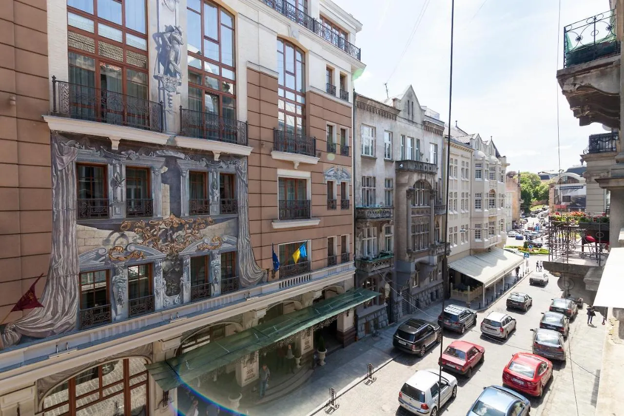 Modern Art-Deco Apartment Lviv